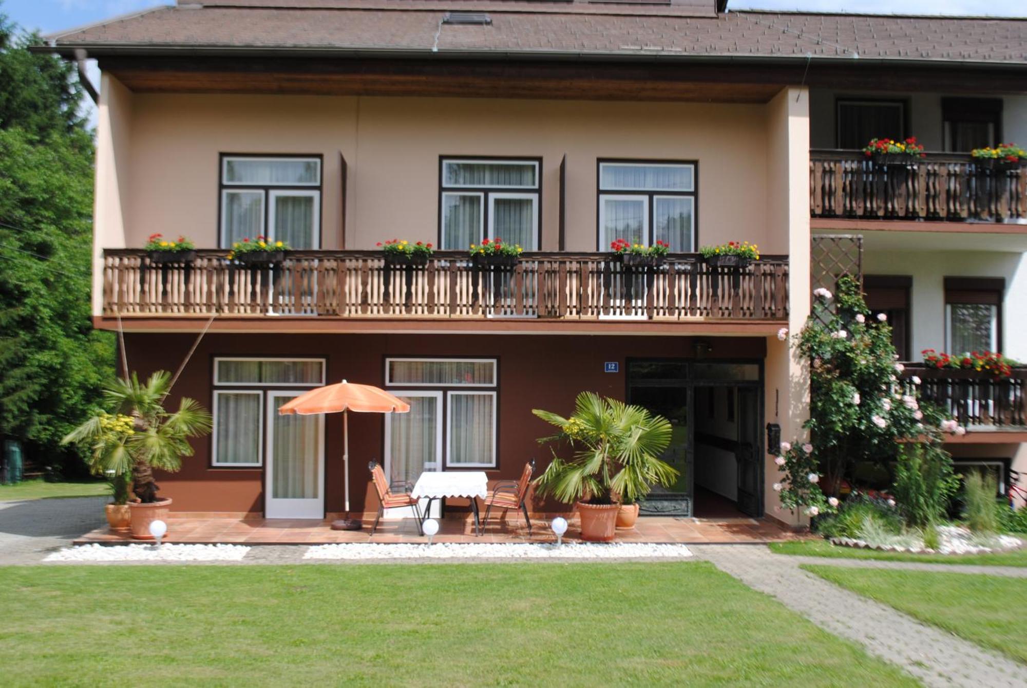 Ferienhaus Michor Latschach ober dem Faakersee Exterior foto