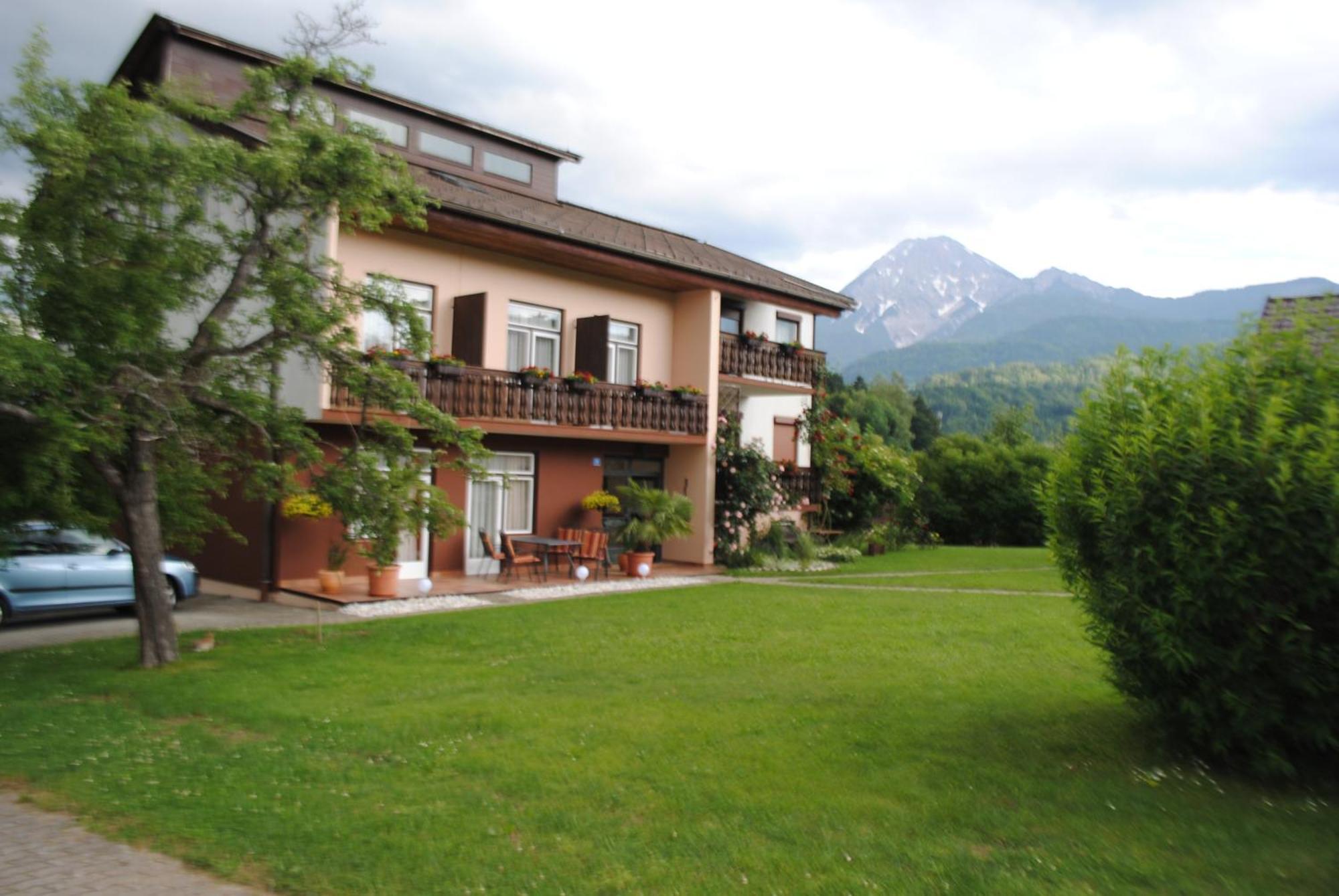 Ferienhaus Michor Latschach ober dem Faakersee Exterior foto