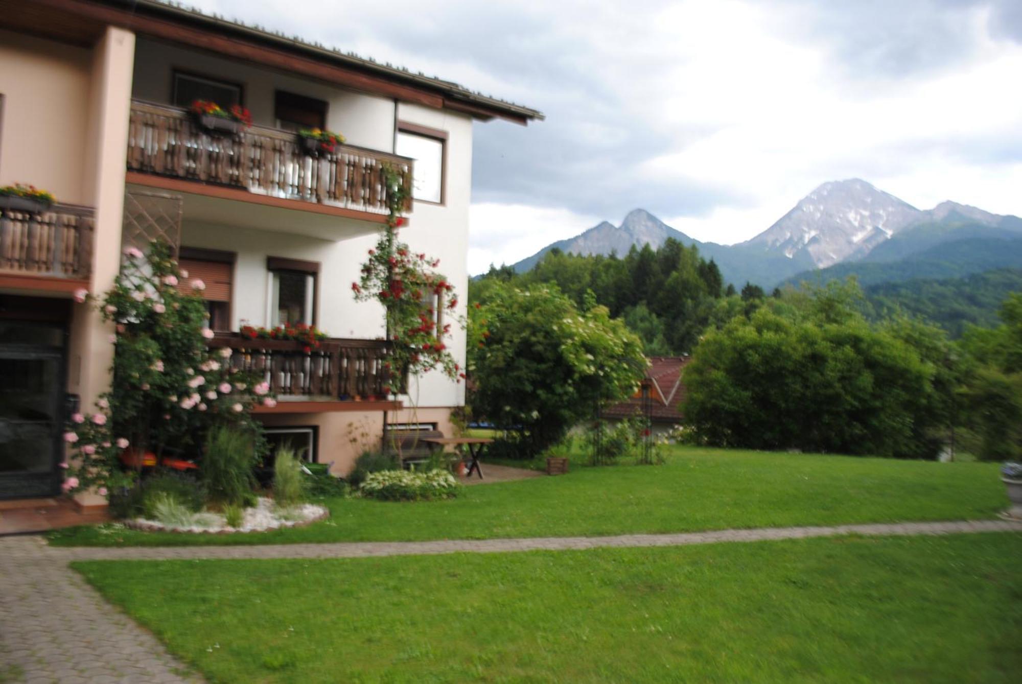 Ferienhaus Michor Latschach ober dem Faakersee Exterior foto