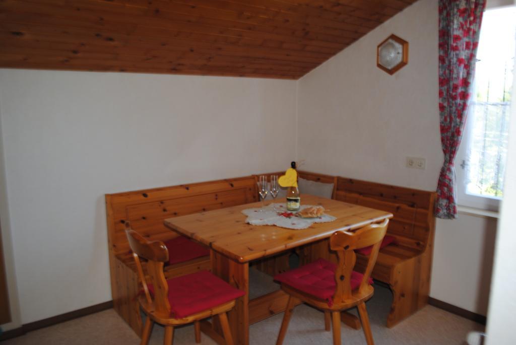 Ferienhaus Michor Latschach ober dem Faakersee Habitación foto